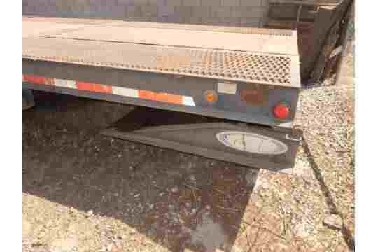2003 Ledwell Hydraulic Dovetail Trailer4