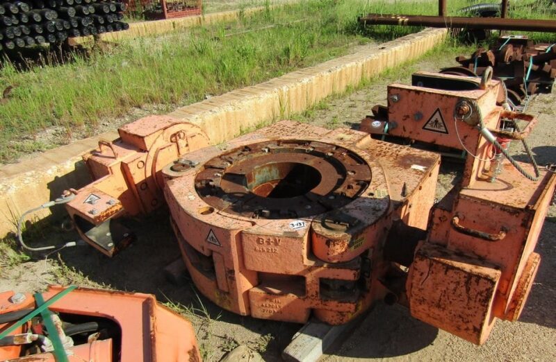 BV 500Ton Hyd 30" to 41/2" Rotating SD Elevator w/ (70) Various Size