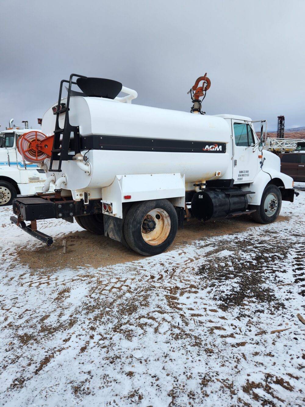 1994 International Navstar Water Truck - Image 4