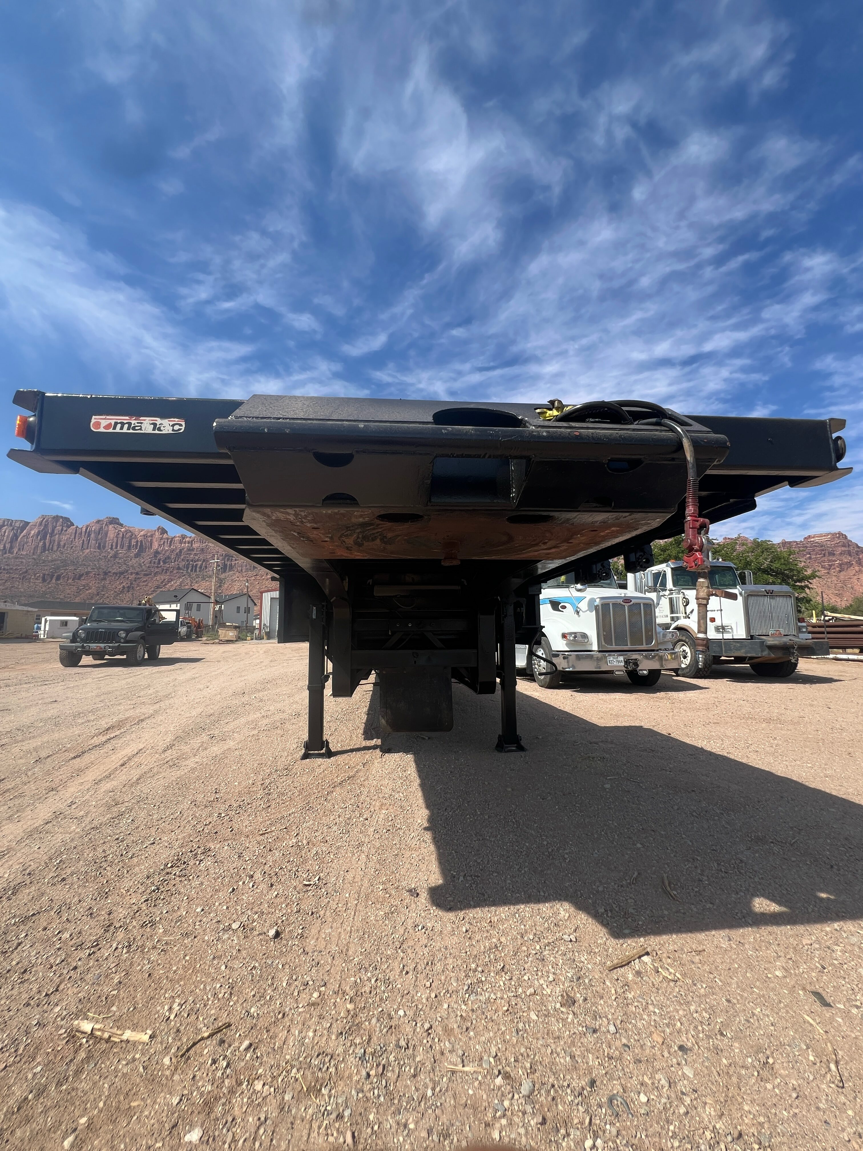 2007 MANAC Tri/A Extendable Step Deck Trailer - Image 3