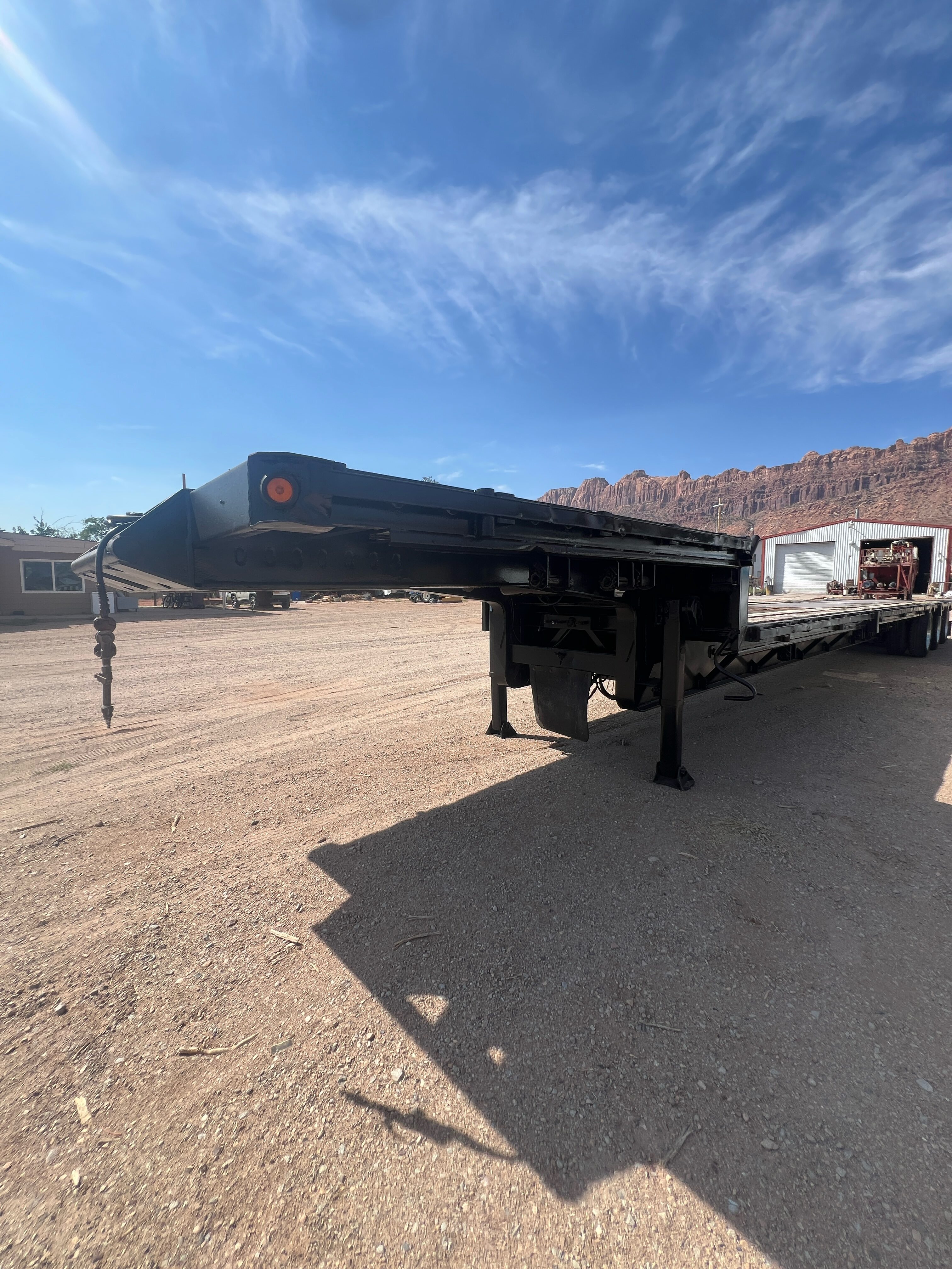 2007 MANAC Tri/A Extendable Step Deck Trailer - Image 4