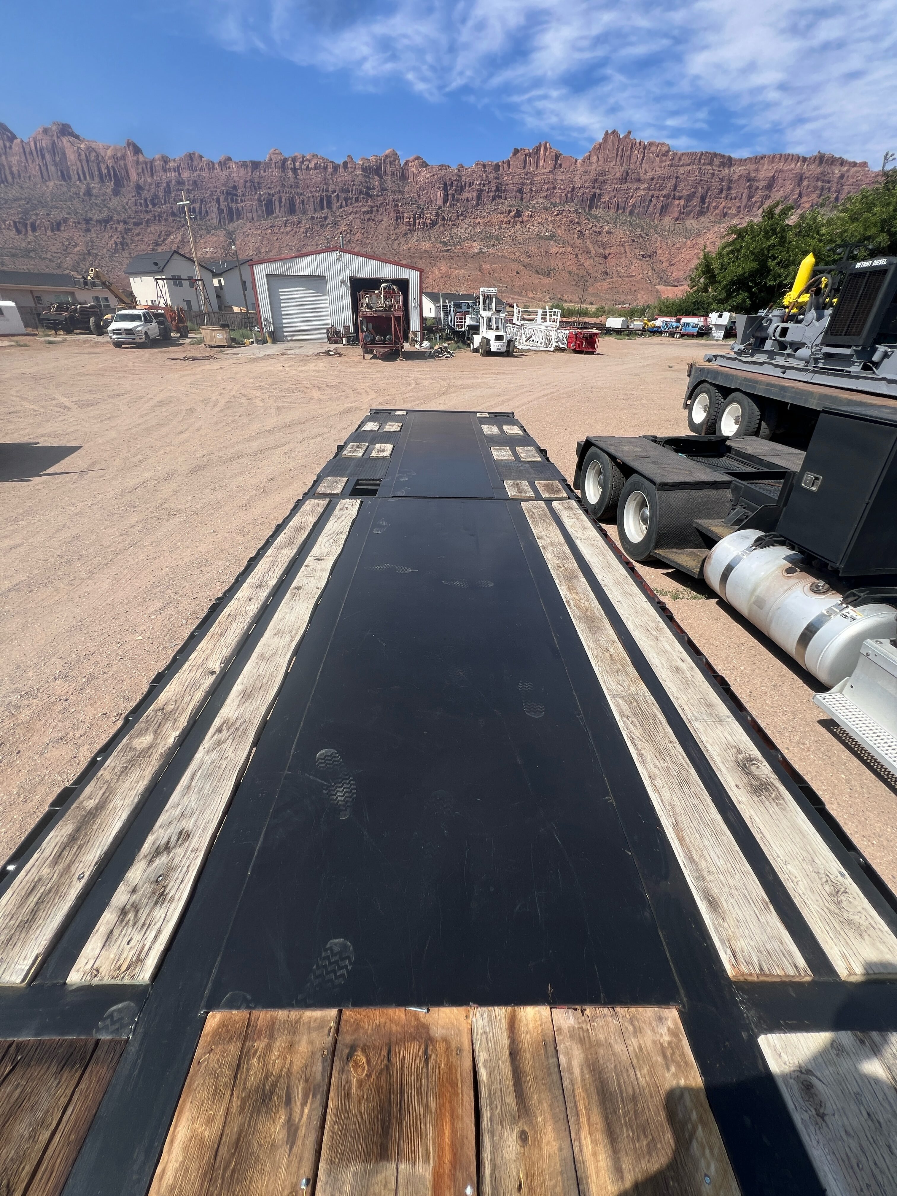 2007 MANAC Tri/A Extendable Step Deck Trailer - Image 9