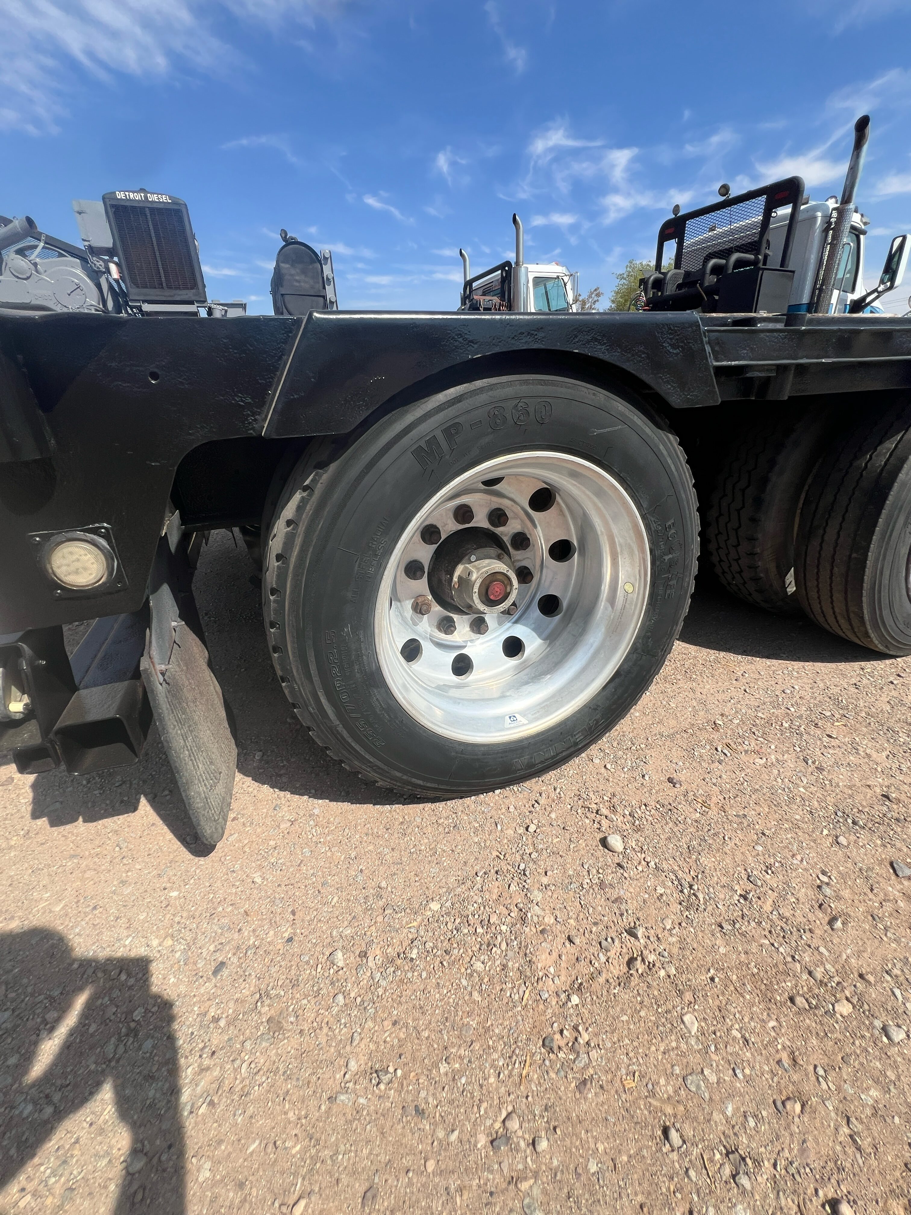 2007 MANAC Tri/A Extendable Step Deck Trailer - Image 12