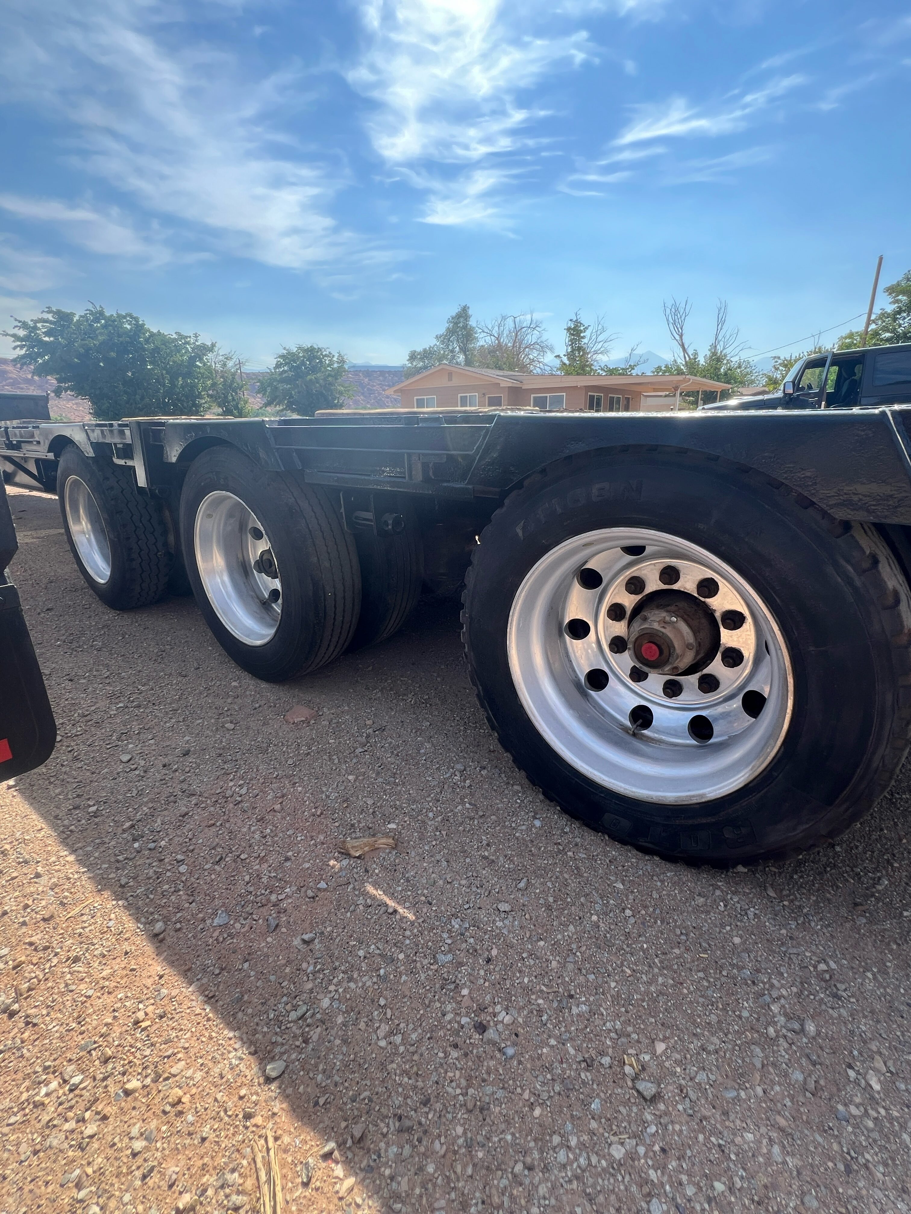 2007 MANAC Tri/A Extendable Step Deck Trailer - Image 15