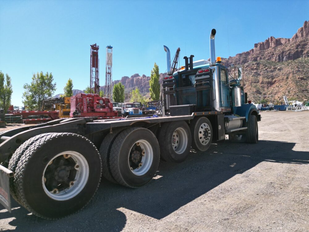 1991 WESTERN 6964F 10x4 Truck Tractor - Image 24