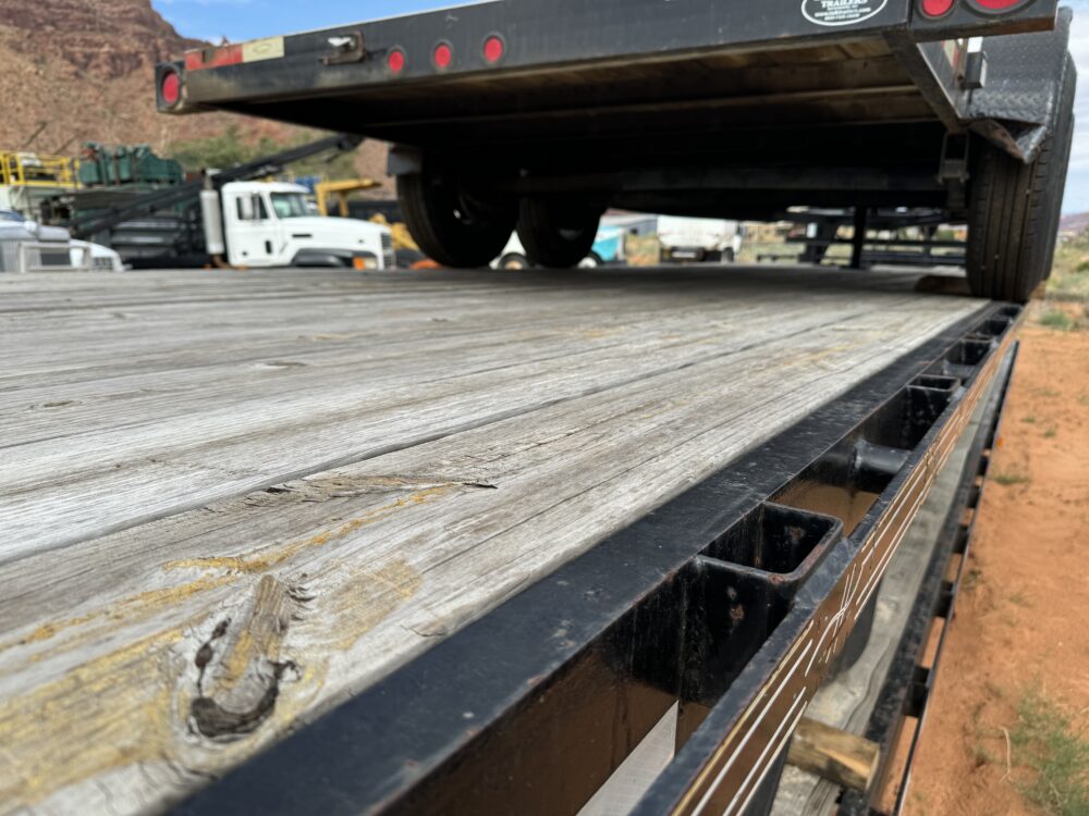 X2= 2022 Flatbed Trailers - Image 9