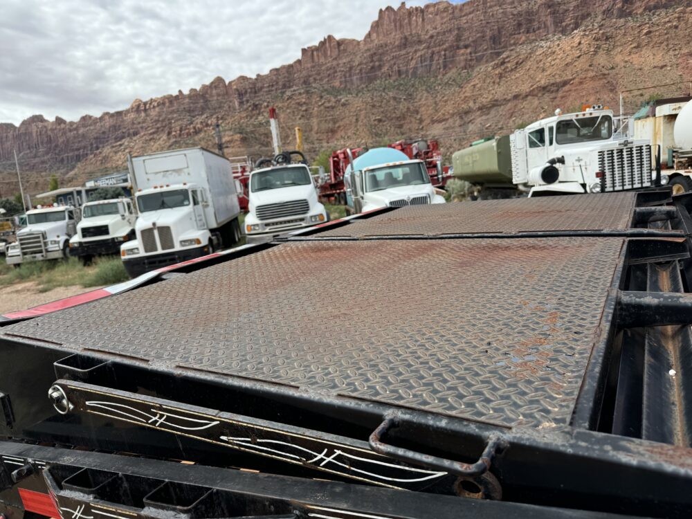 X2= 2022 Flatbed Trailers - Image 10