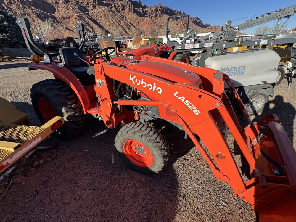 2020 Kubota L3301D 4WD Tractor - Image 7