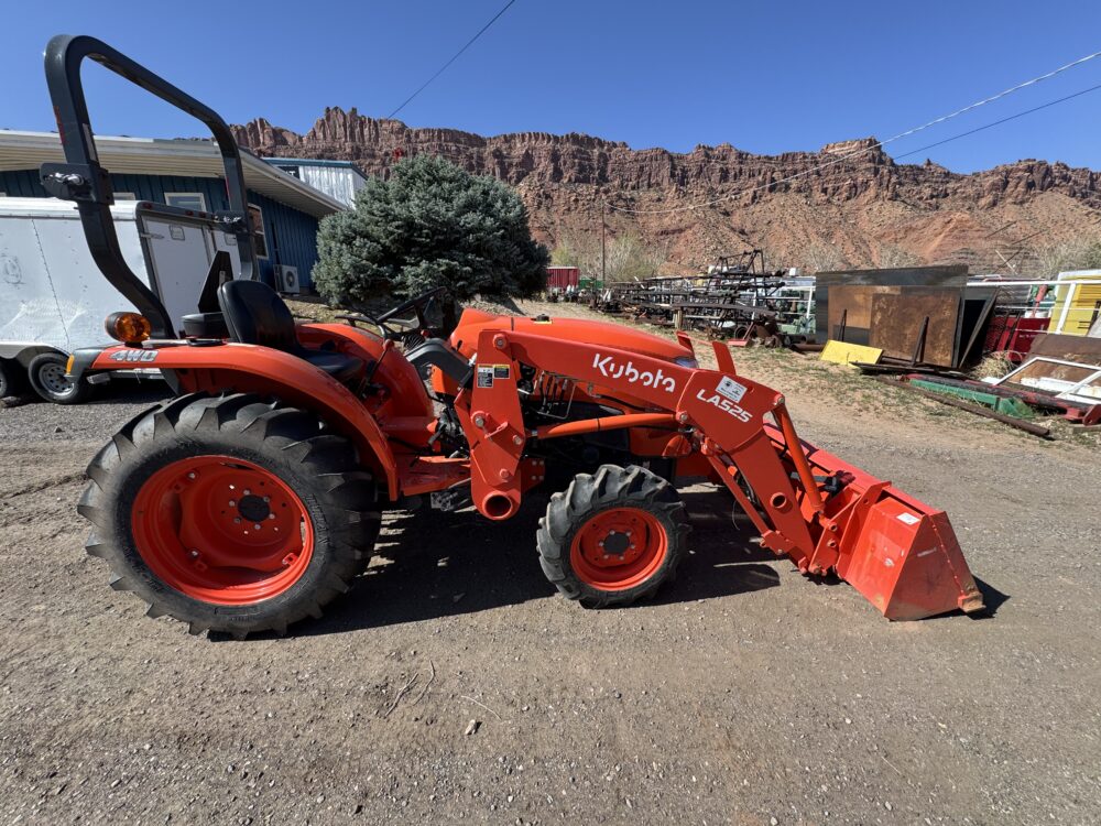 2020 Kubota L3301D 4WD Tractor - Image 9