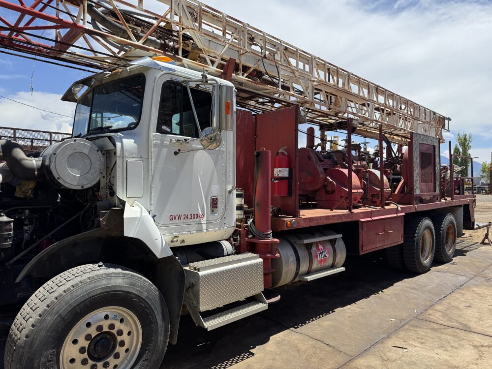 1998 TH-60 Drill Rig - Image 2