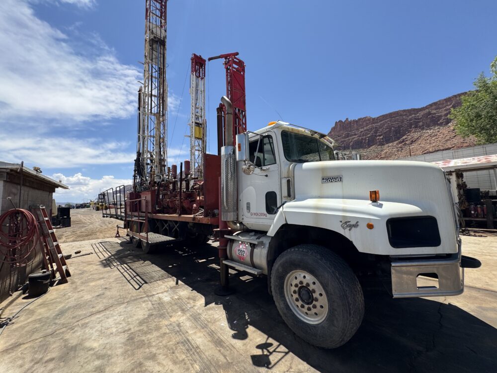 1998 TH-60 Drill Rig - Image 10