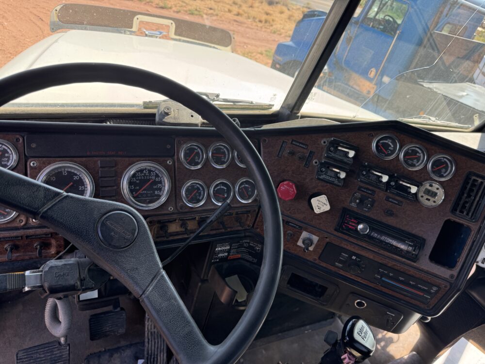 2006 Freightliner Classic 120 Winch Truck - Image 12