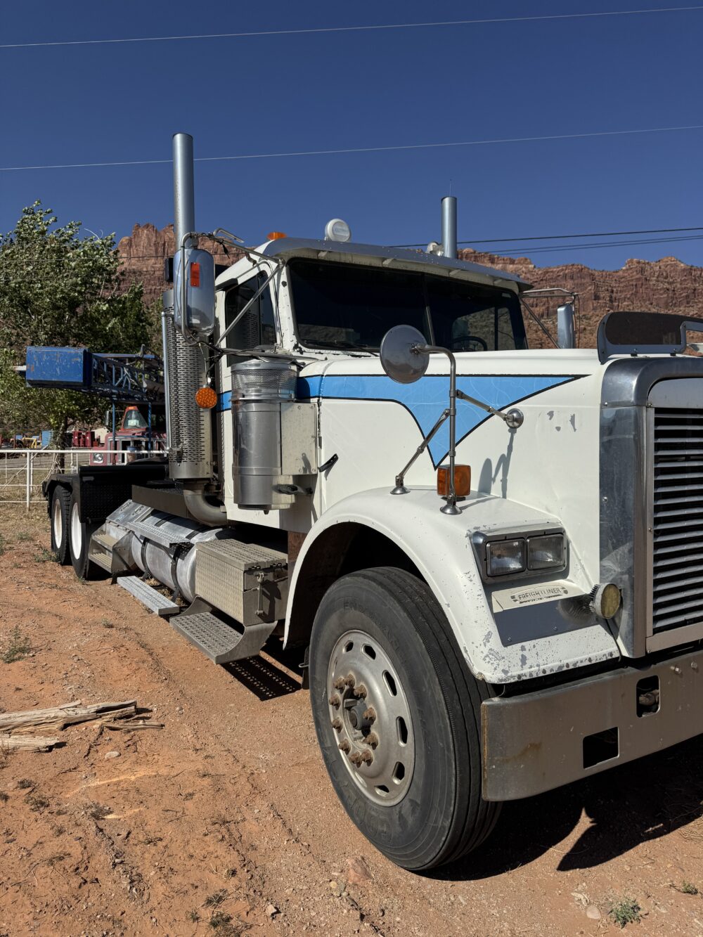 2006 Freightliner Classic 120 Winch Truck - Image 7